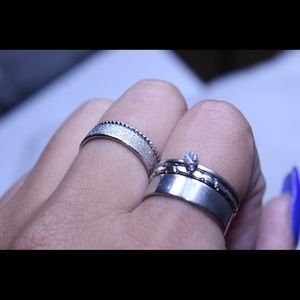 Jewelry - A brand new set of 5 silver rings Jewelry - A brand new set of 5 silver rings